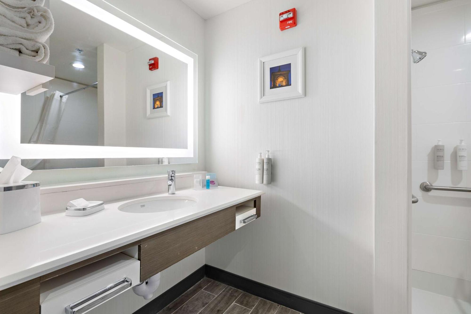 Hampton Inn Kansas City - Downtown Financial District Exterior photo