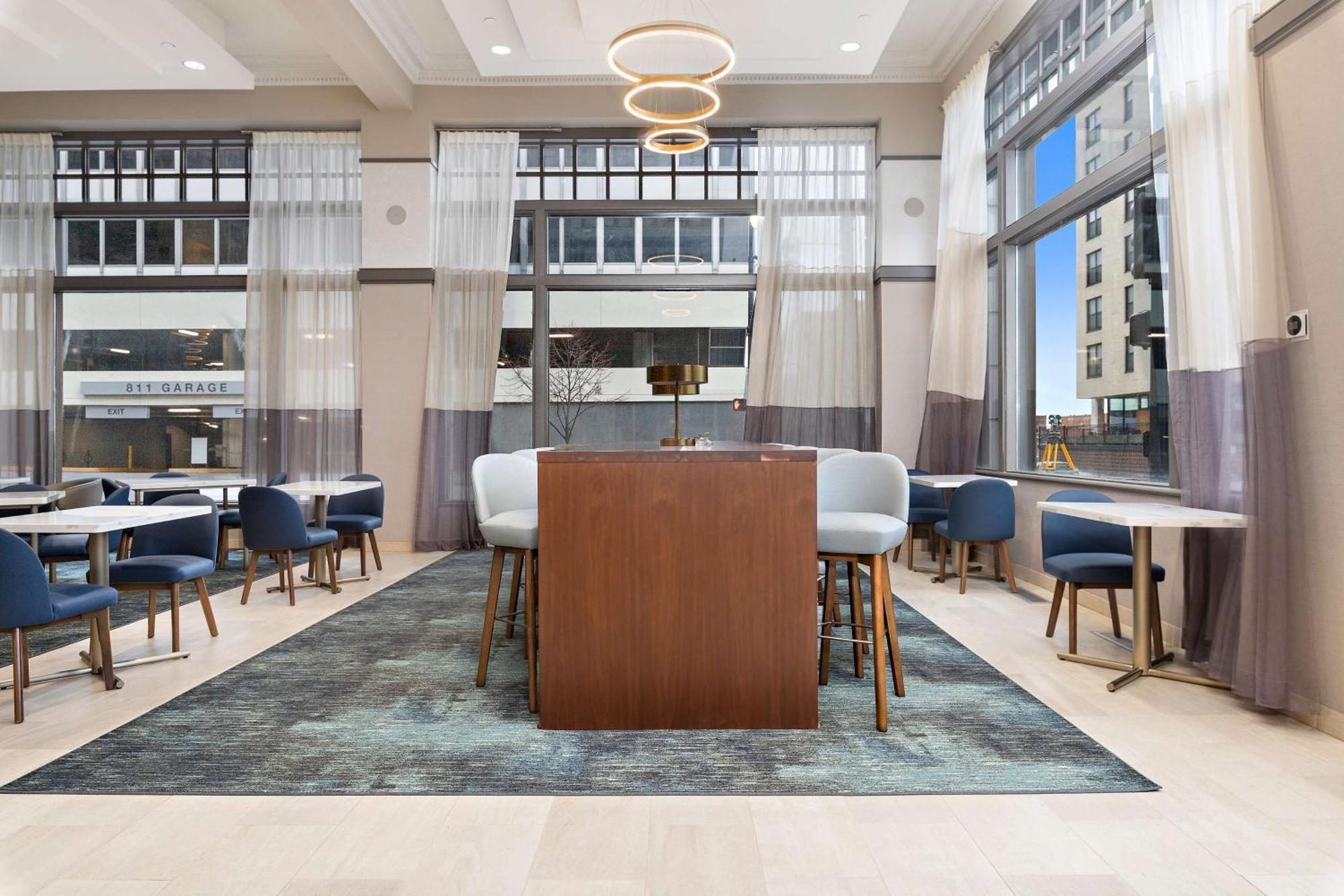 Hampton Inn Kansas City - Downtown Financial District Exterior photo