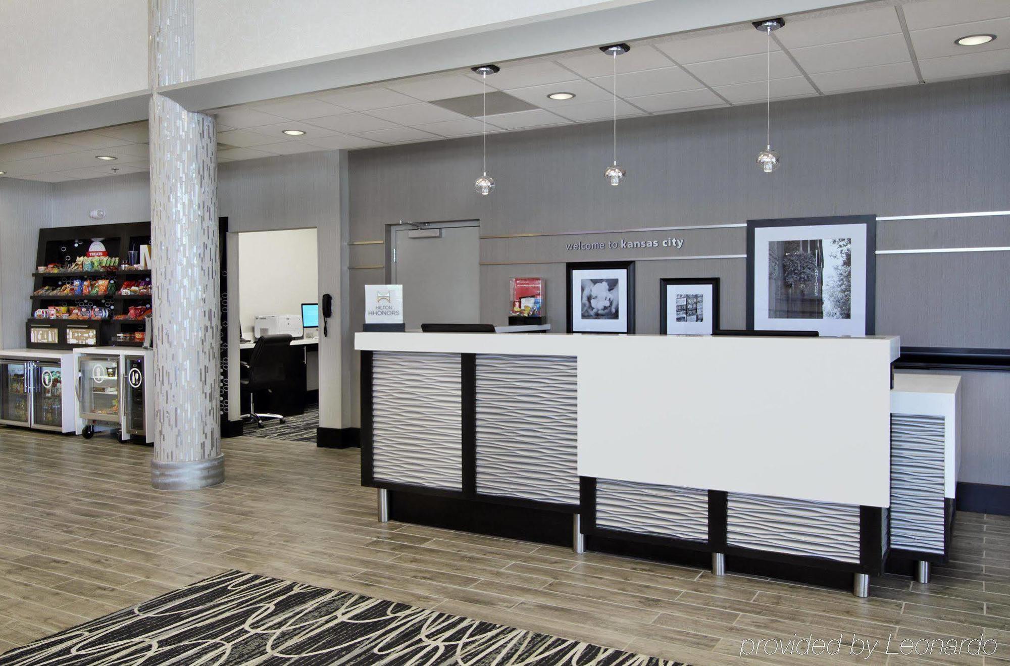 Hampton Inn Kansas City - Downtown Financial District Exterior photo